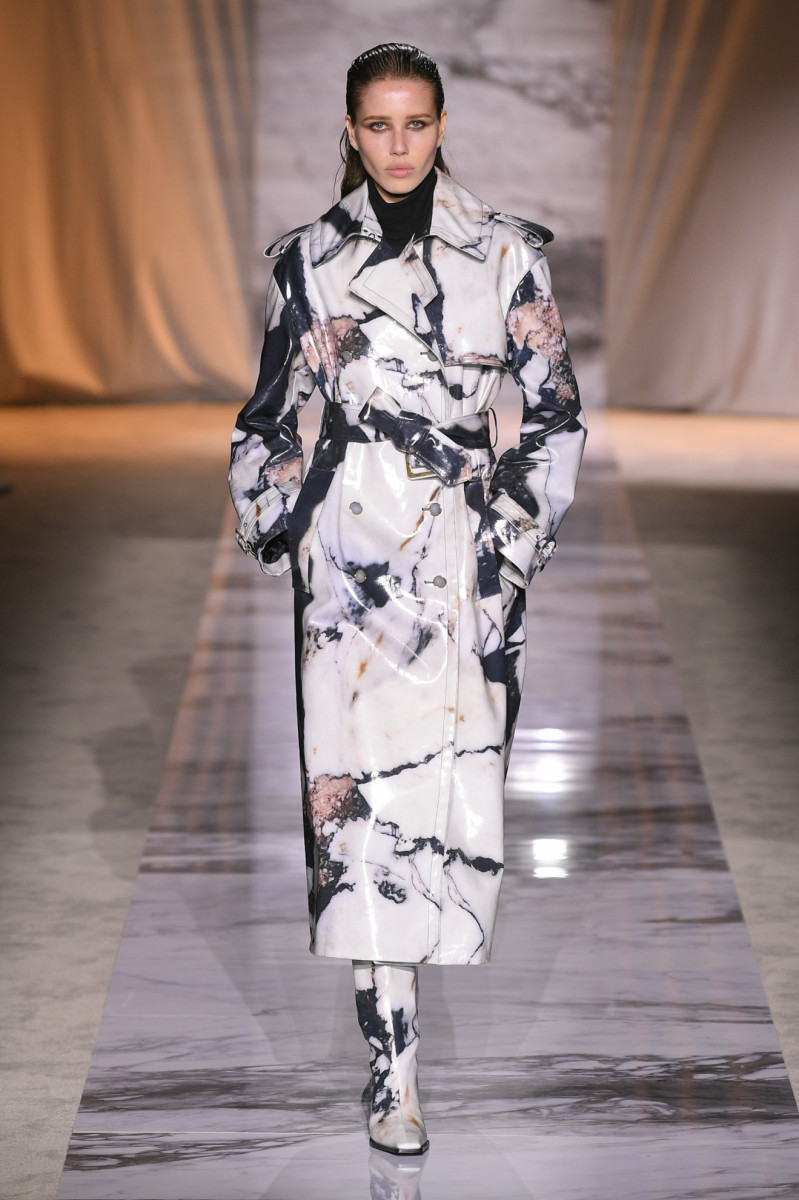 Roberto Cavalli's Print-Filled Fall 2024 Collection Is an Ode to Marble ...