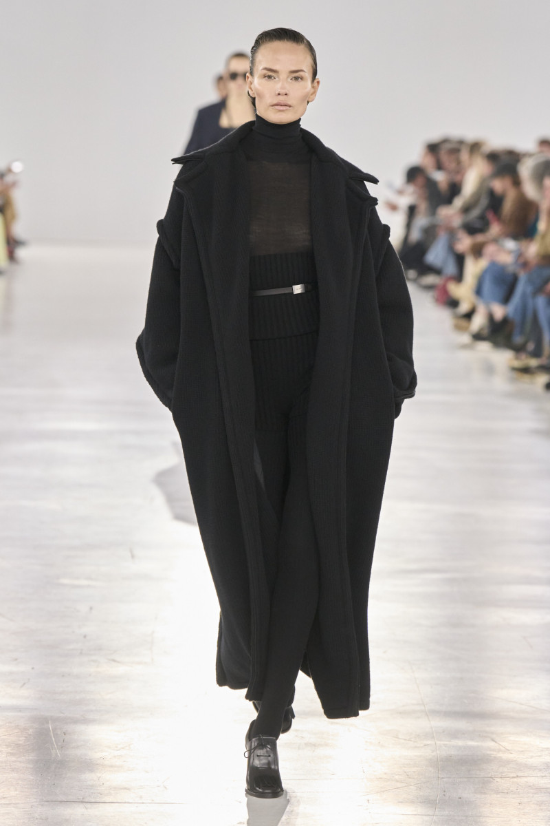 Max Mara's Fall 2024 Collection Is a Lesson in Layering Your Knits ...