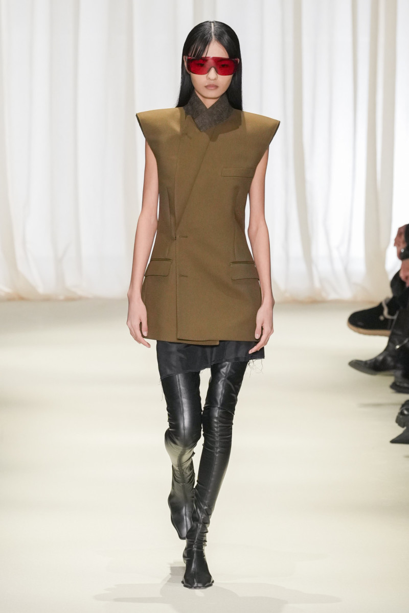 MM6 Maison Margiela Finds a New Edge for Fall 2024 - Fashionista