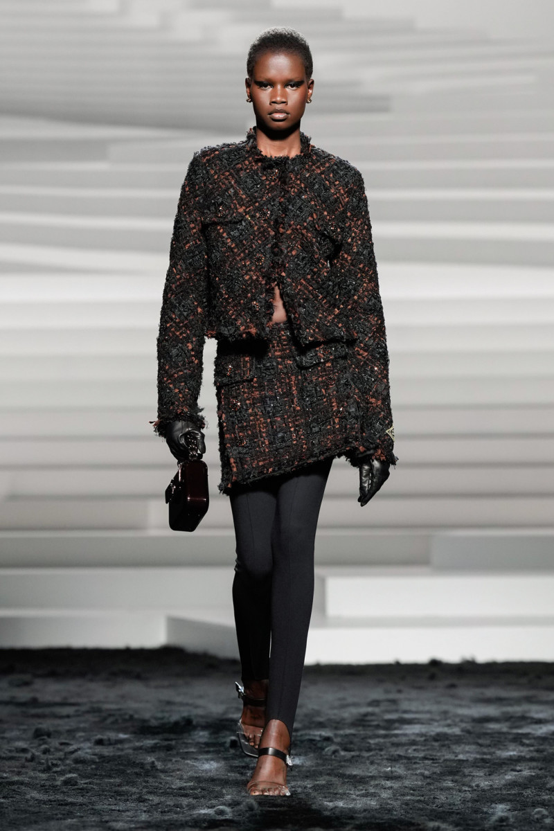 Versace Gives Its Power Suiting A Punk Twist For Fall 2024 Fashionista   Versace Fall 2024 45 