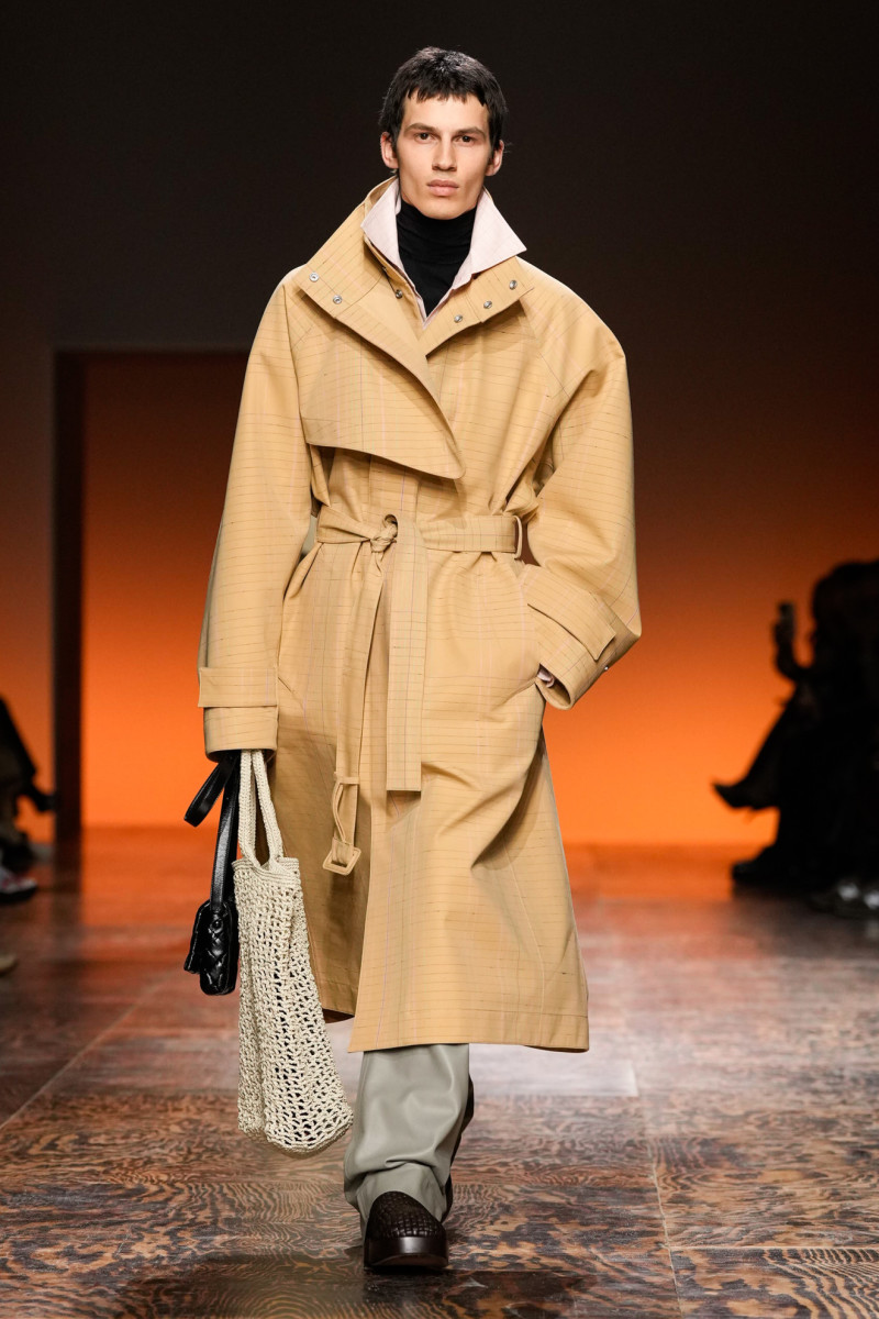 Matthieu Blazy Moves With Intention for Bottega Veneta Fall 2024 ...