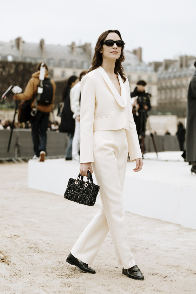 Trench Coats Were Everywhere on Day 1 of Paris Fashion Week Street ...