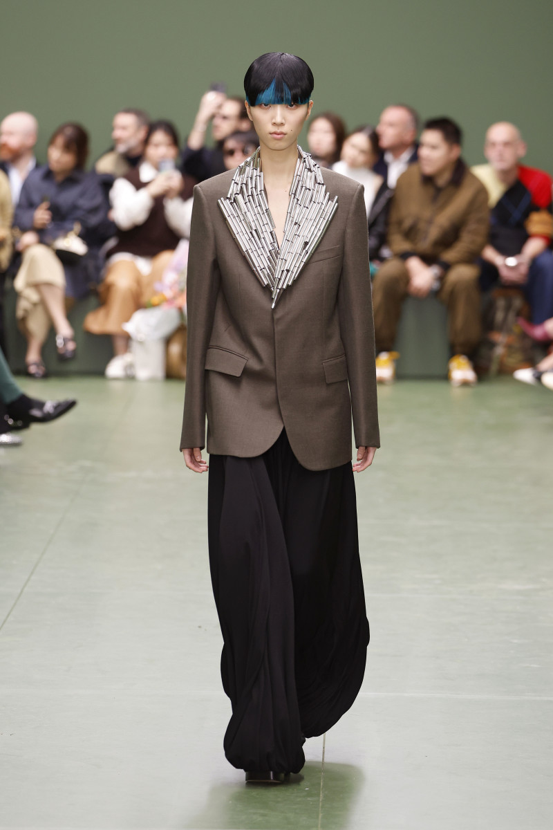 You Ll Want To Zoom In On Every Look From Loewe Fall 2024 Fashionista   Loewe Fall 2024 2 