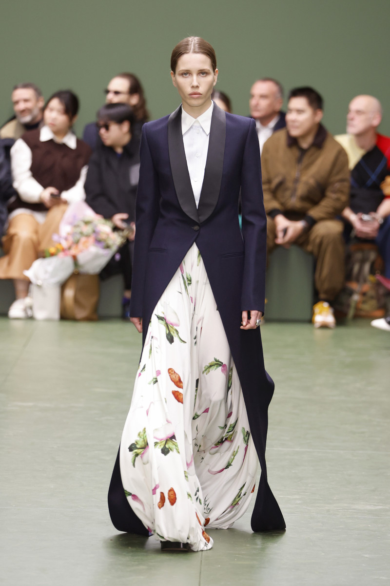 You Ll Want To Zoom In On Every Look From Loewe Fall 2024 Fashionista   Loewe Fall 2024 13 