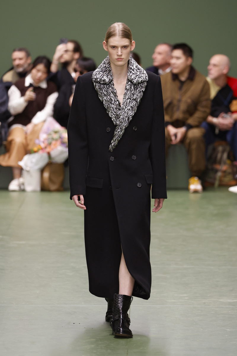 You Ll Want To Zoom In On Every Look From Loewe Fall 2024 Fashionista   Loewe Fall 2024 24 