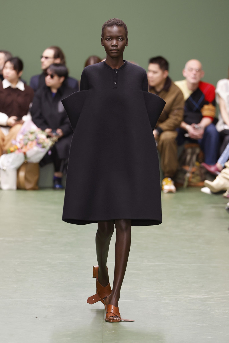 You Ll Want To Zoom In On Every Look From Loewe Fall 2024 Fashionista   Loewe Fall 2024 36 