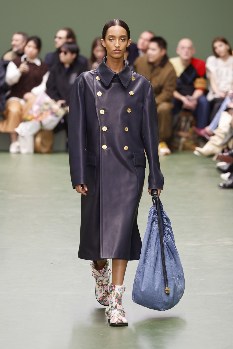 You Ll Want To Zoom In On Every Look From Loewe Fall 2024 Fashionista   Loewe Fall 2024 44 