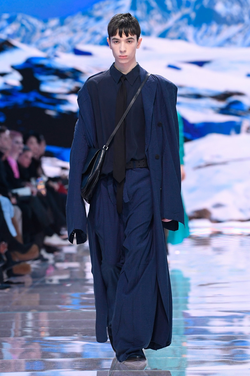 Balenciaga Winter 2024 Takes the Idea of 'Throwing Something On' Quite ...