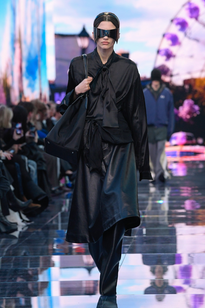 Balenciaga Winter 2024 Takes the Idea of 'Throwing Something On' Quite ...