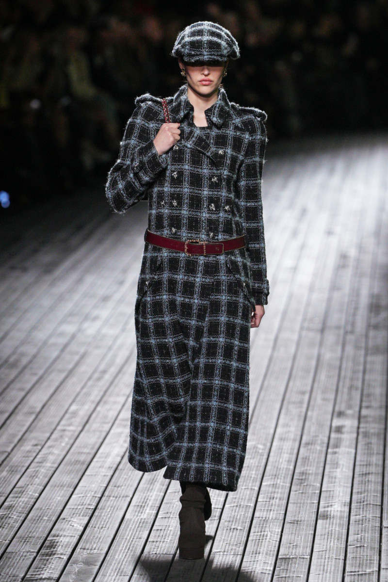 Virginie Viard Goes Back To Chanel S Origins For Fall 2024 Fashionista   Chanel Fall 2024 4 