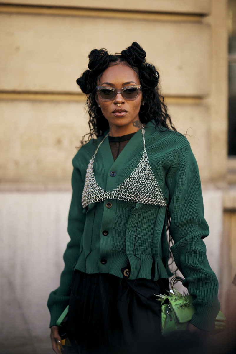 The 36 Best Beauty Looks From Paris Fashion Week Street Style - Fashionista