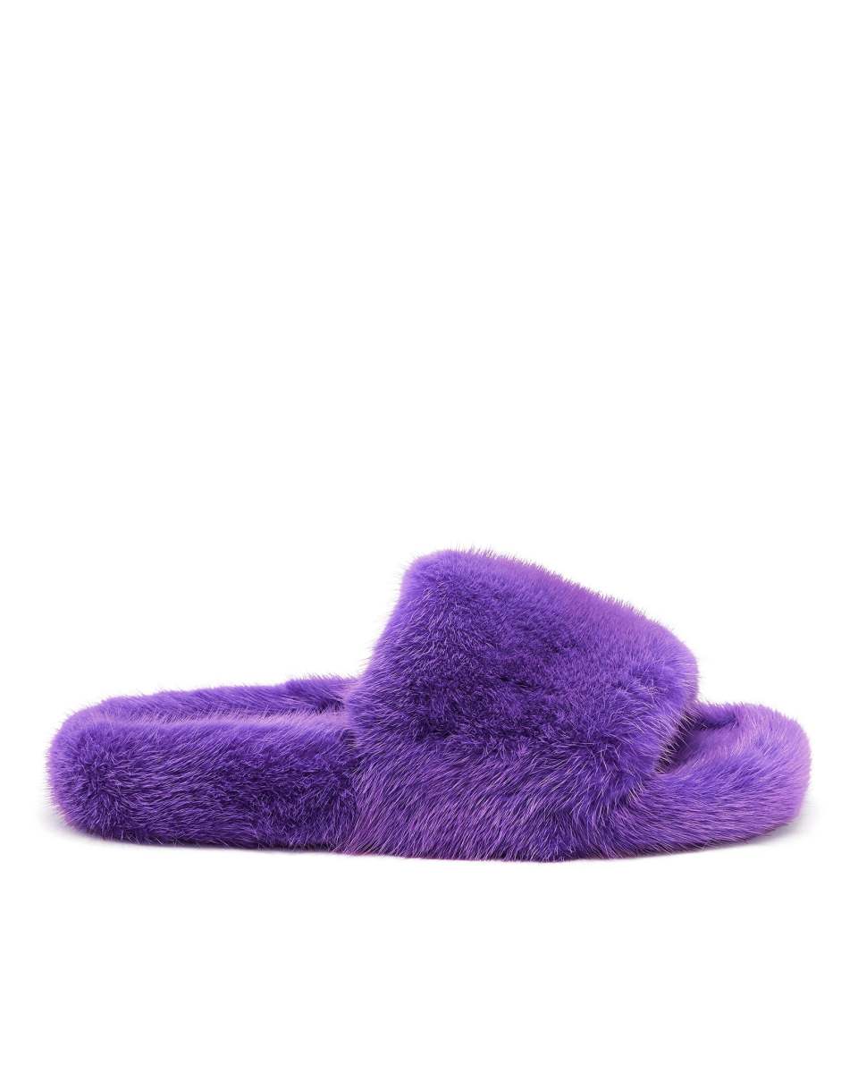 23 Cute Slippers to Maximize Coziness at Home - Fashionista