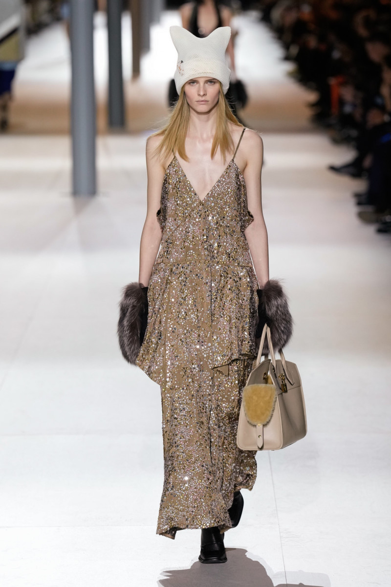 【新品未開封】LOUIS VUITTON CATWALK Louis Vuitton Spring 2025: A Maximalist Message
