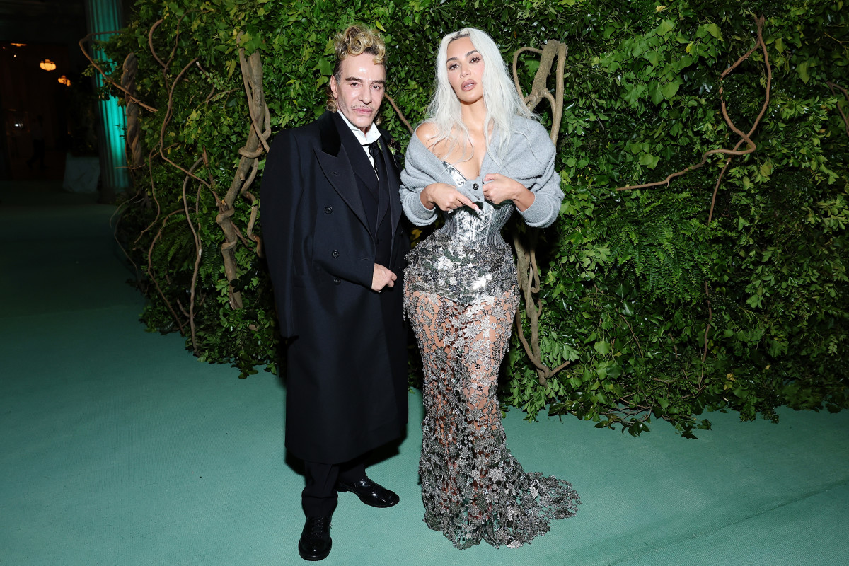 The 2024 Met Gala Red Carpet Was Basically the John Galliano Show ...