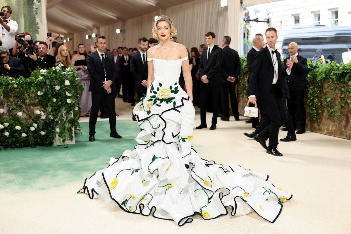 Every Single Look From the 2024 Met Gala Red Carpet Fashionista