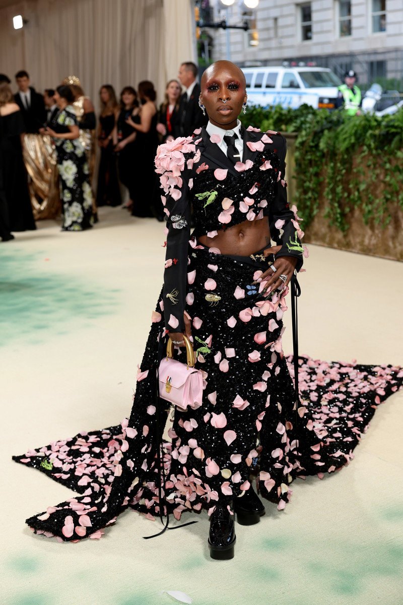Every Single Look From the 2024 Met Gala Red Carpet Fashionista(02)