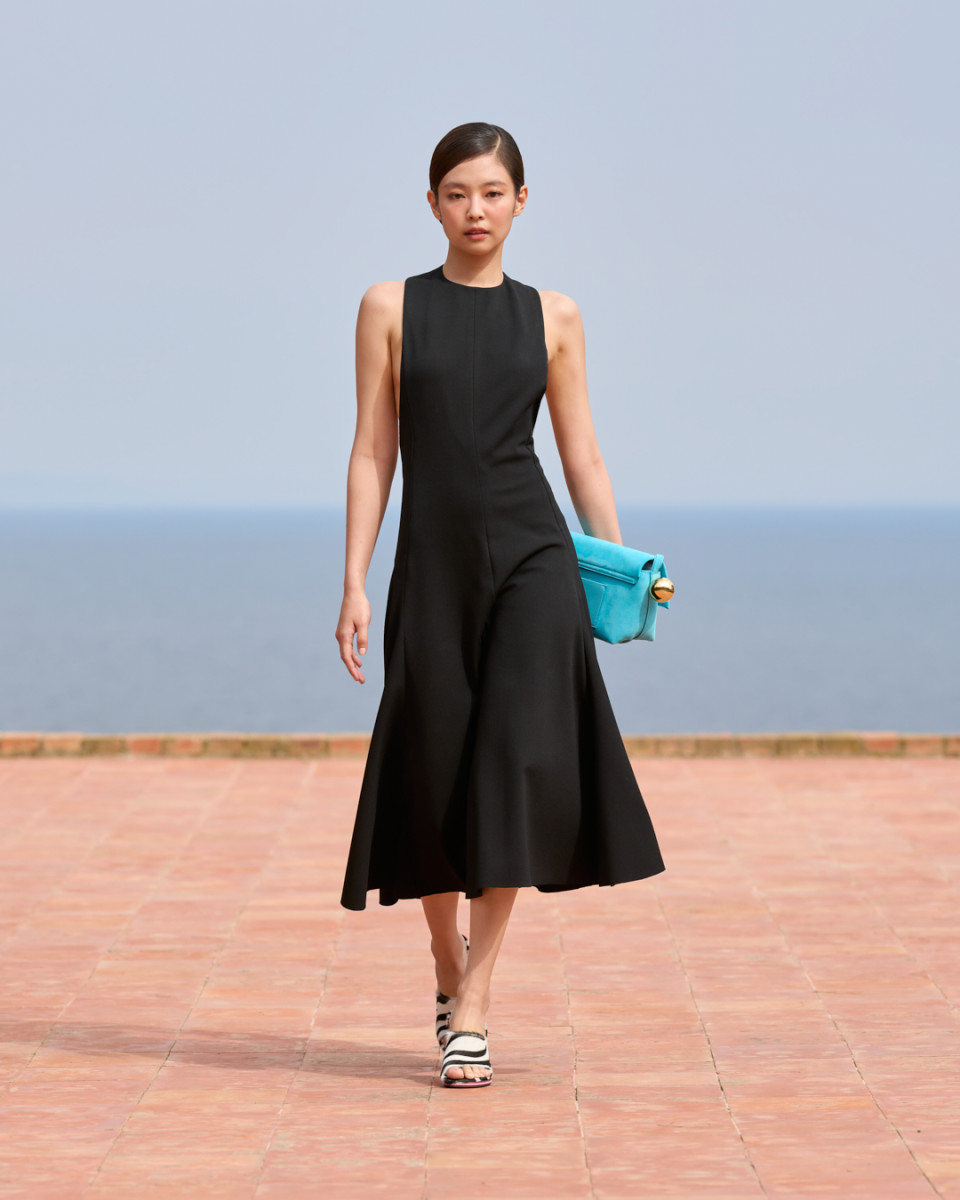 Jennie Makes Her Runway Debut for Jacquemus - Fashionista