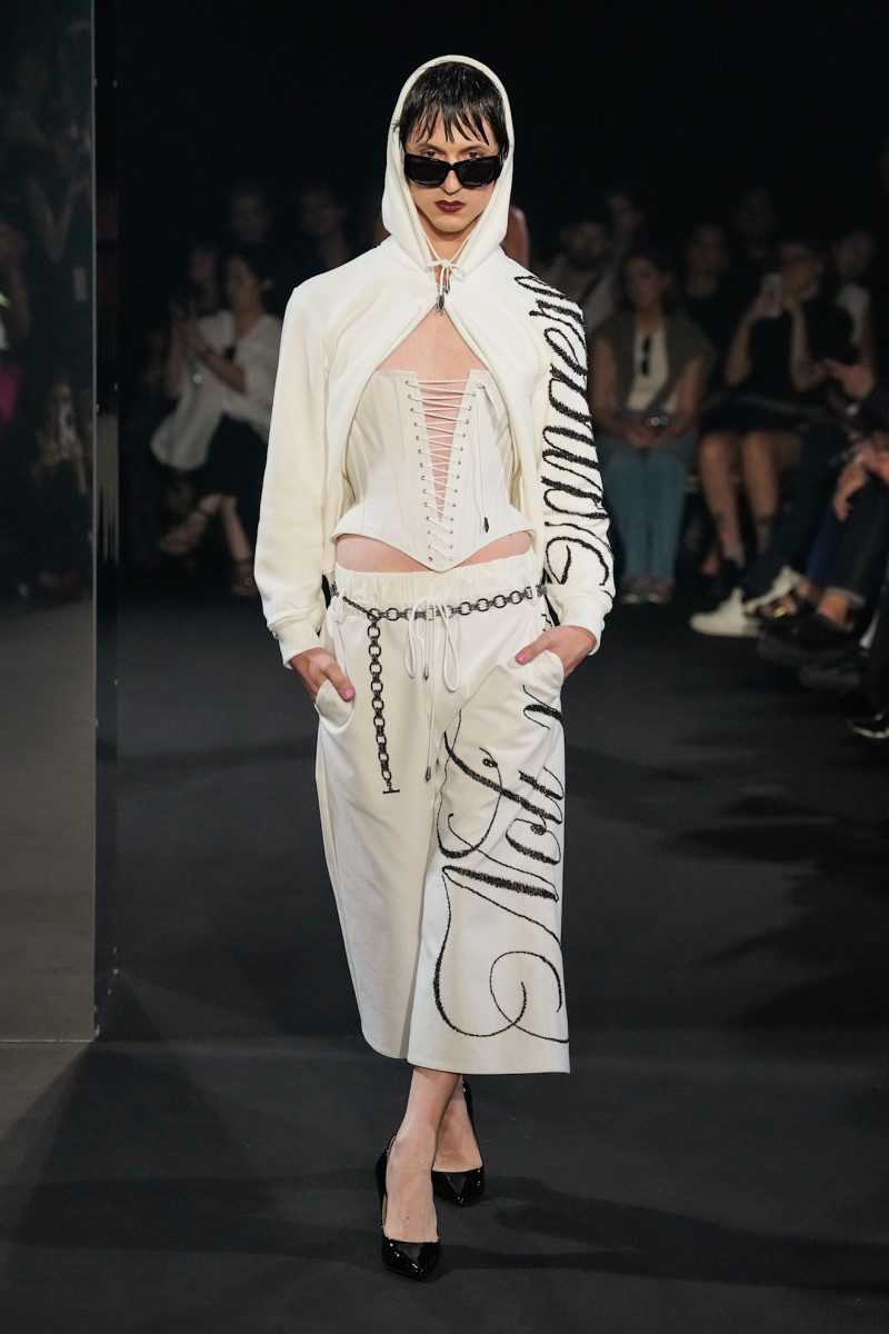  Foto zu Wiederhoeft's Spring 2025 Collection Shows That Corsets Are for 