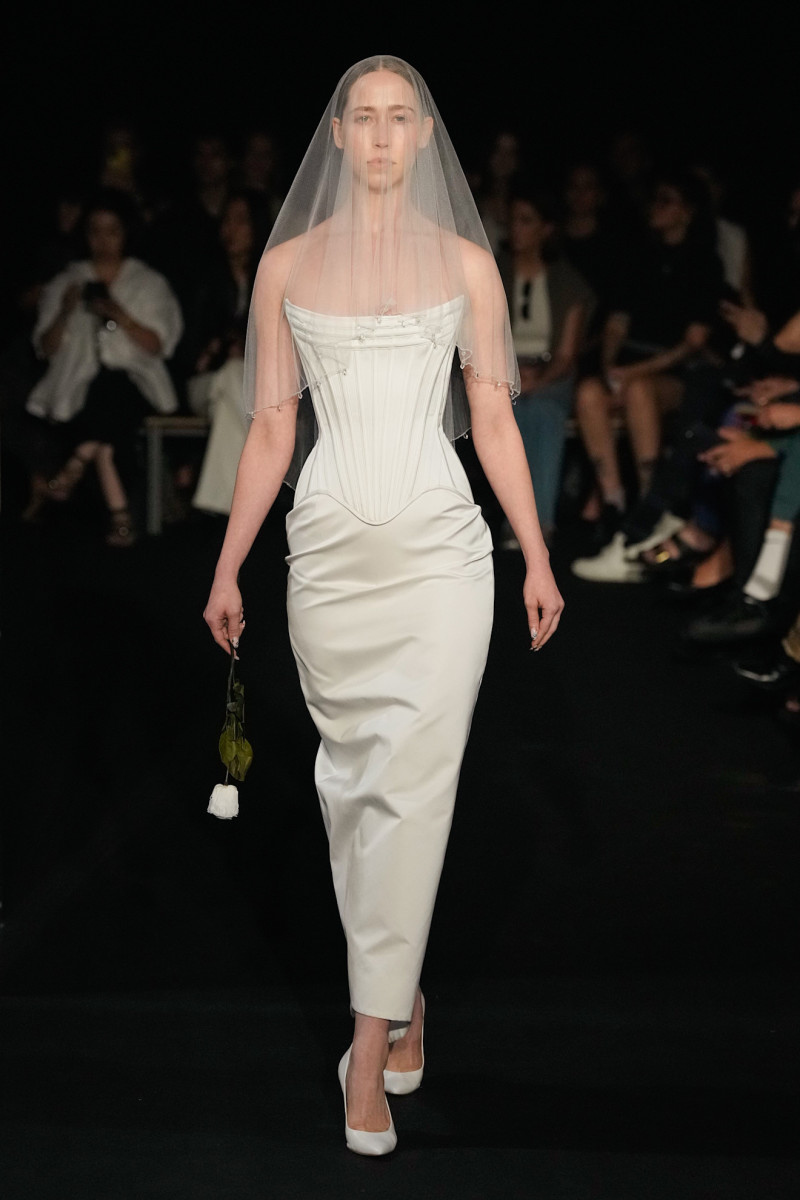  Foto zu Wiederhoeft's Spring 2025 Collection Shows That Corsets Are for 
