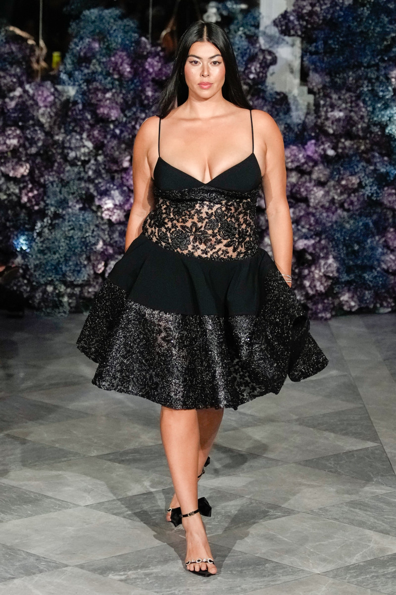 Christian Siriano's 15th Anniversary Show Was a Corseted, Ballet-Coded ...