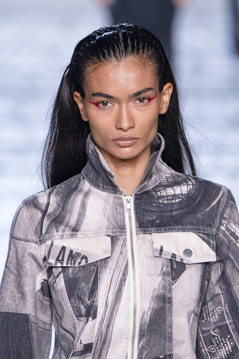 The Spring Runways Are Full of '90s- and 2000s-Inspired Hairstyles