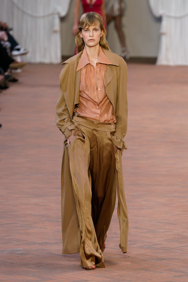 Alberta Ferretti Strips It Back To Basics For Spring 2024 Fashionista   Alberta Ferretti Spring 2024 40 