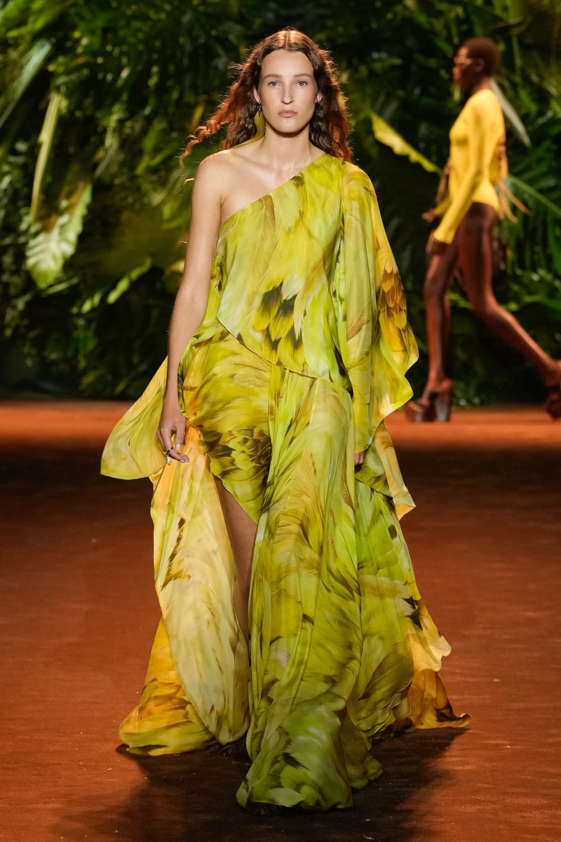 Roberto Cavalli's Spring 2024 Collection Evokes a '70s Disco Jungle ...