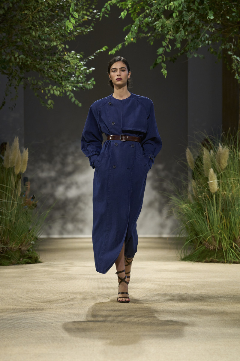 For Max Mara Spring 2024, Manual Labor Is Only a Point of Inspiration -  Fashionista