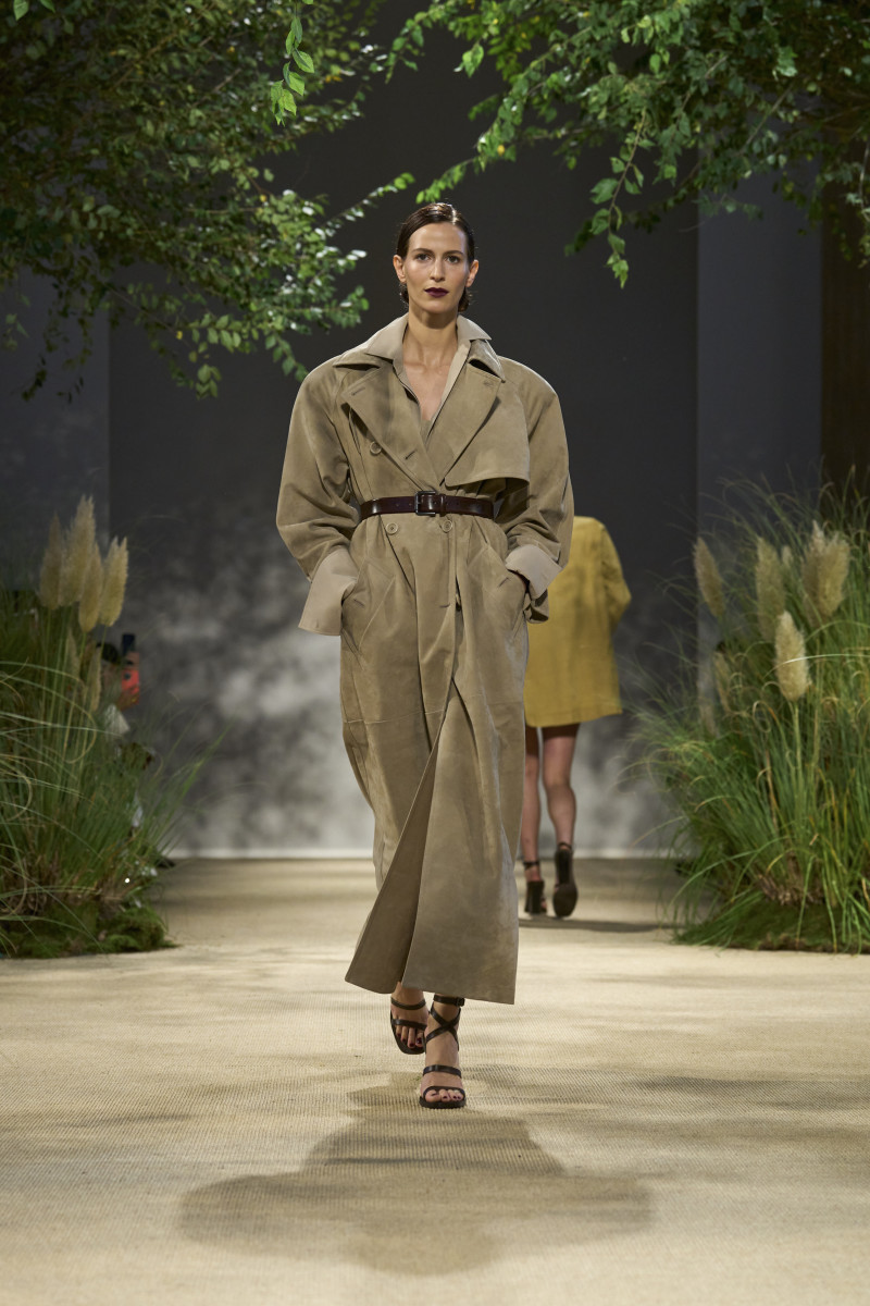 For Max Mara Spring 2024, Manual Labor Is Only a Point of Inspiration ...