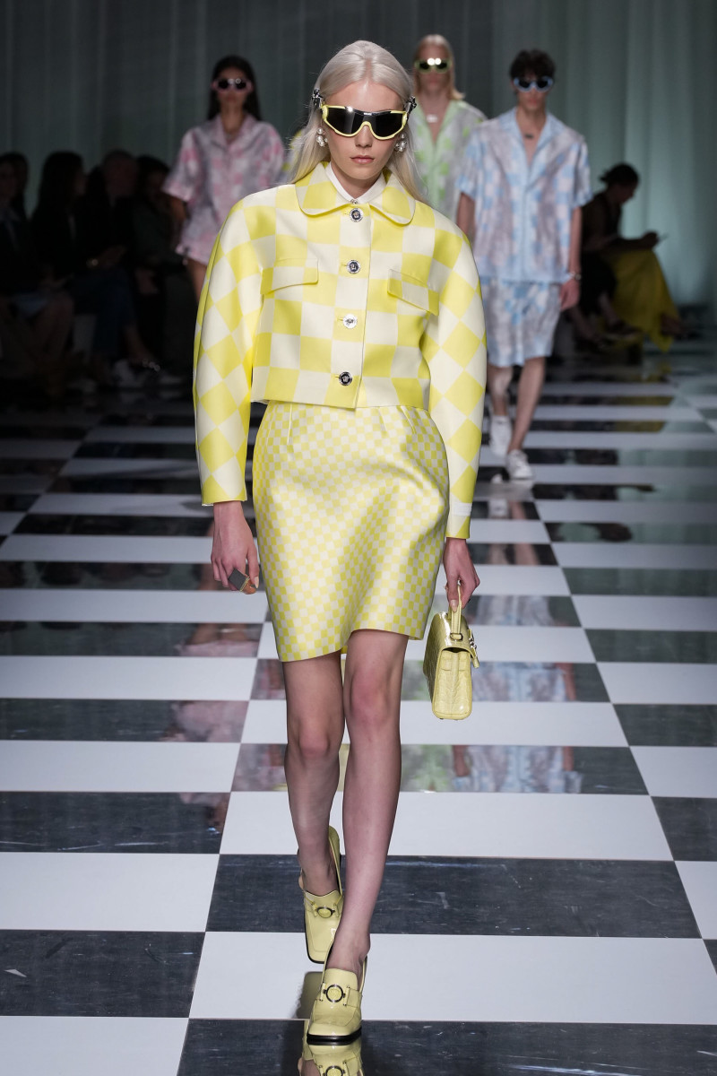 Versace spring 2024 ready to wear look 042