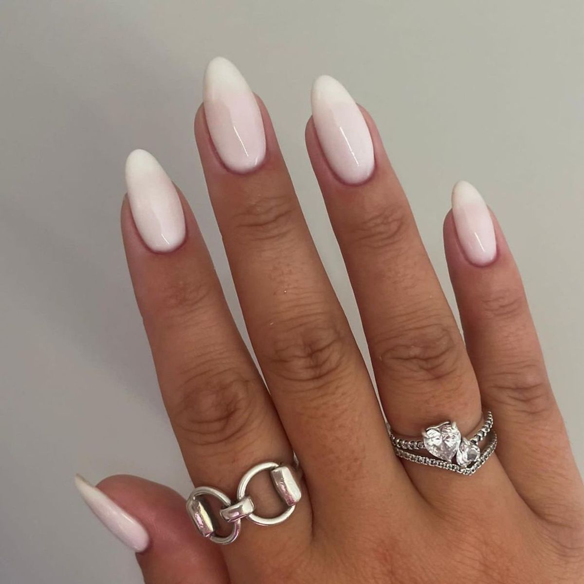 wedding nails milky white glitterbels