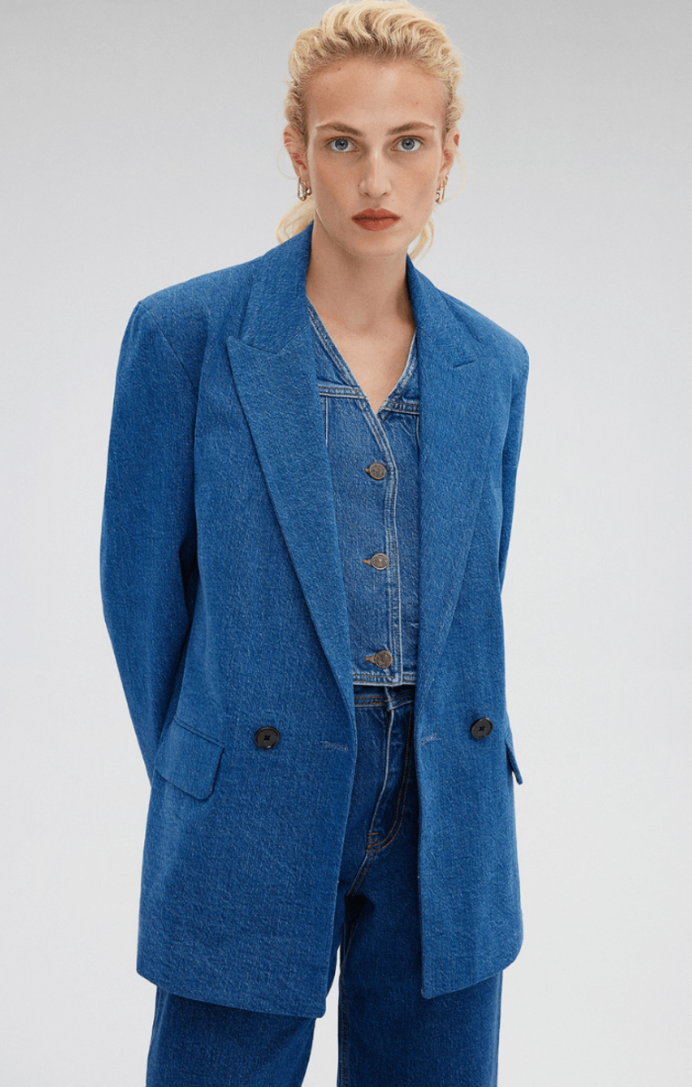 This Denim Blazer Puts a Modern Twist on a Classic Fall Style - Fashionista