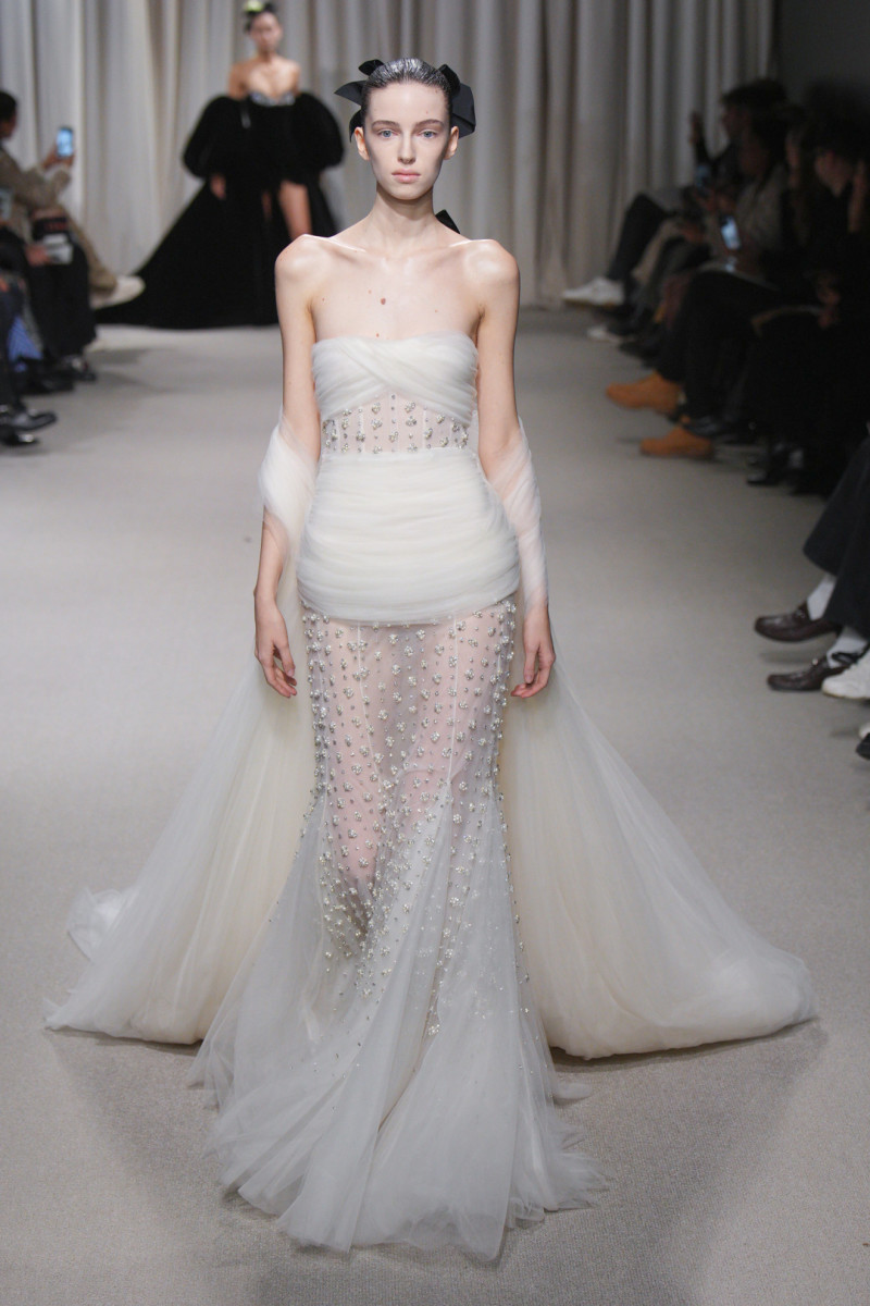 Giambattista Valli Opts for Bare Shoulders and Big Skirts for Spring ...