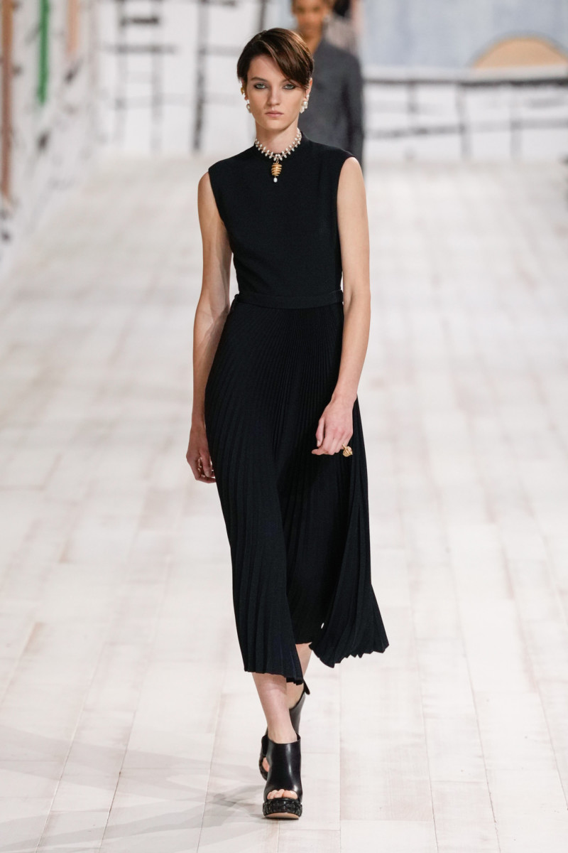 Maria Grazia Chiuri Puts the Emphasis on Fit and Moiré for Dior Haute ...