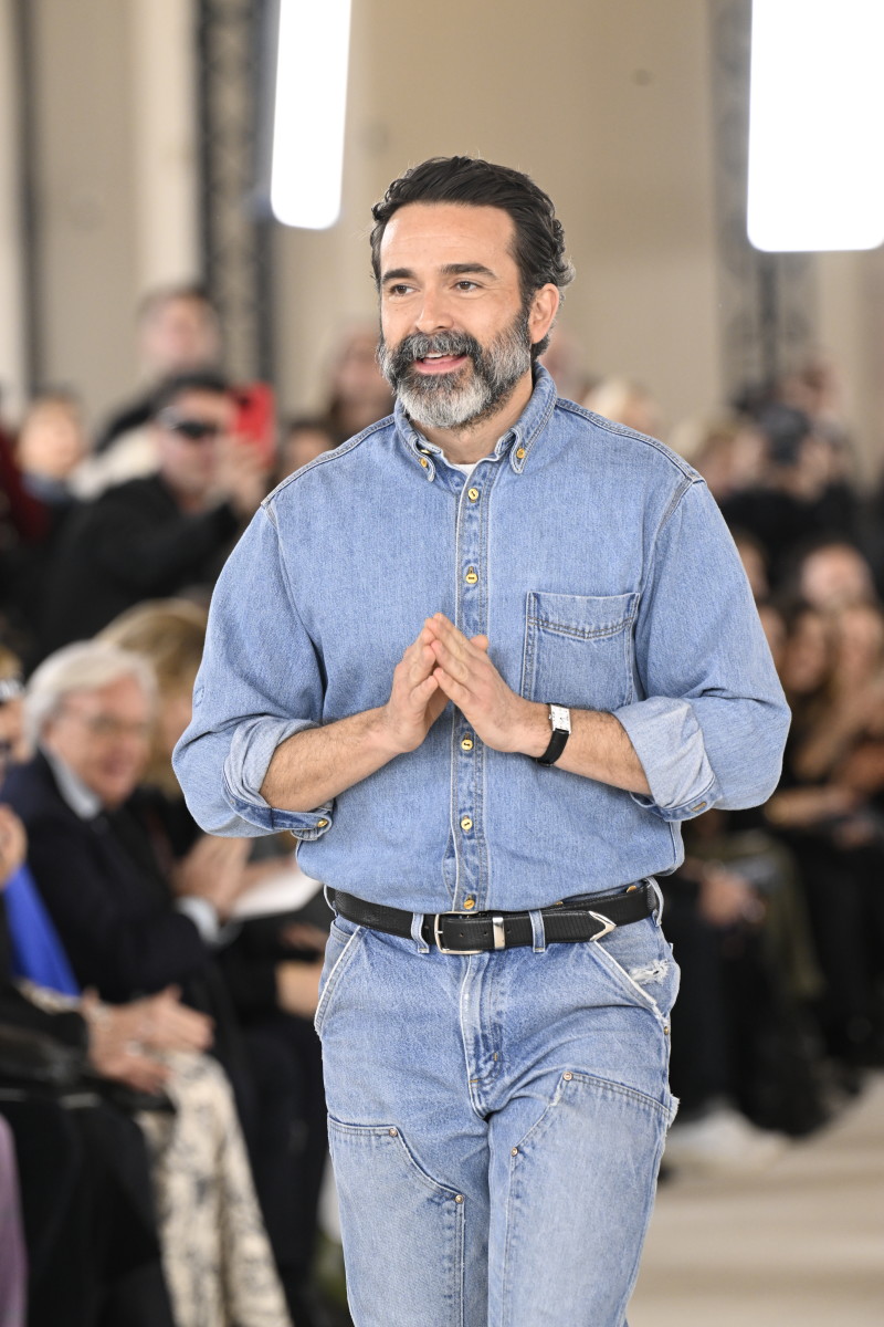 Must Read: Daniel Roseberry Wins 2024 Neiman Marcus Award, Off-White Returns to Paris Fashion Week - Fashionista