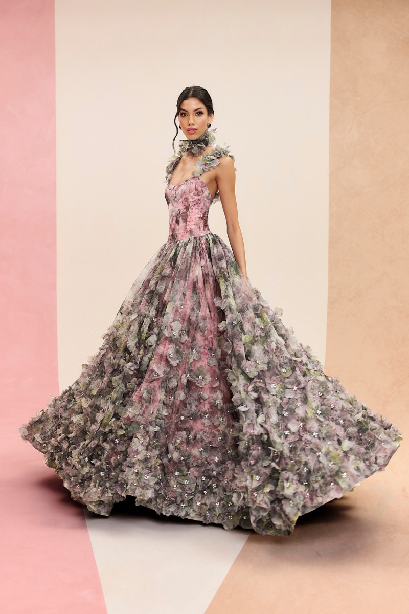 Alice + Olivia Spring 2026 Dives Into Americana Motifs