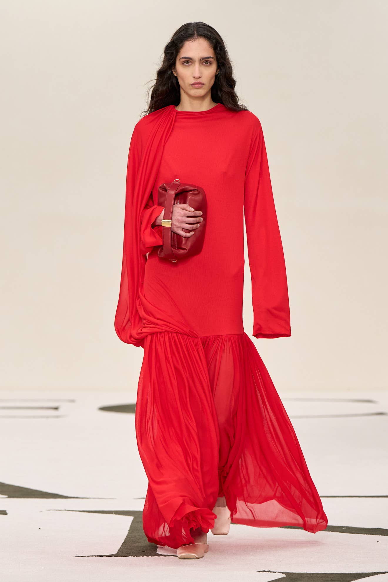 Défilé Calvin Klein 2025 – Emily Ratajkowski Calvin Klein – XAXO